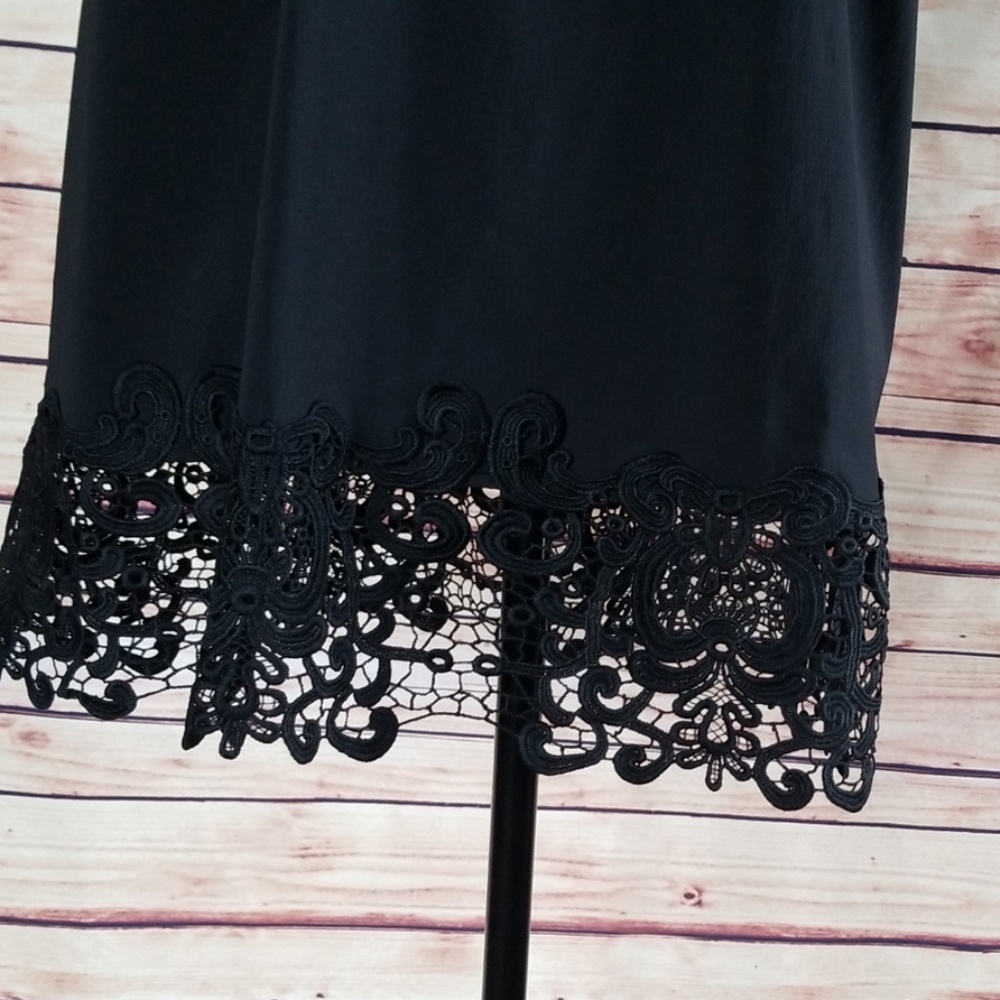NWT Alfani Black crochet trim sleeveless blouse - Picture 3 of 7